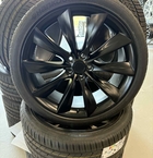 KW-SERIES S17 8,5x21 5x114,3 ET35 med Hankook(demo 284) KW-SERIES S17 8,5x21 5x114,3 ET35 med Hankook(demo 284)